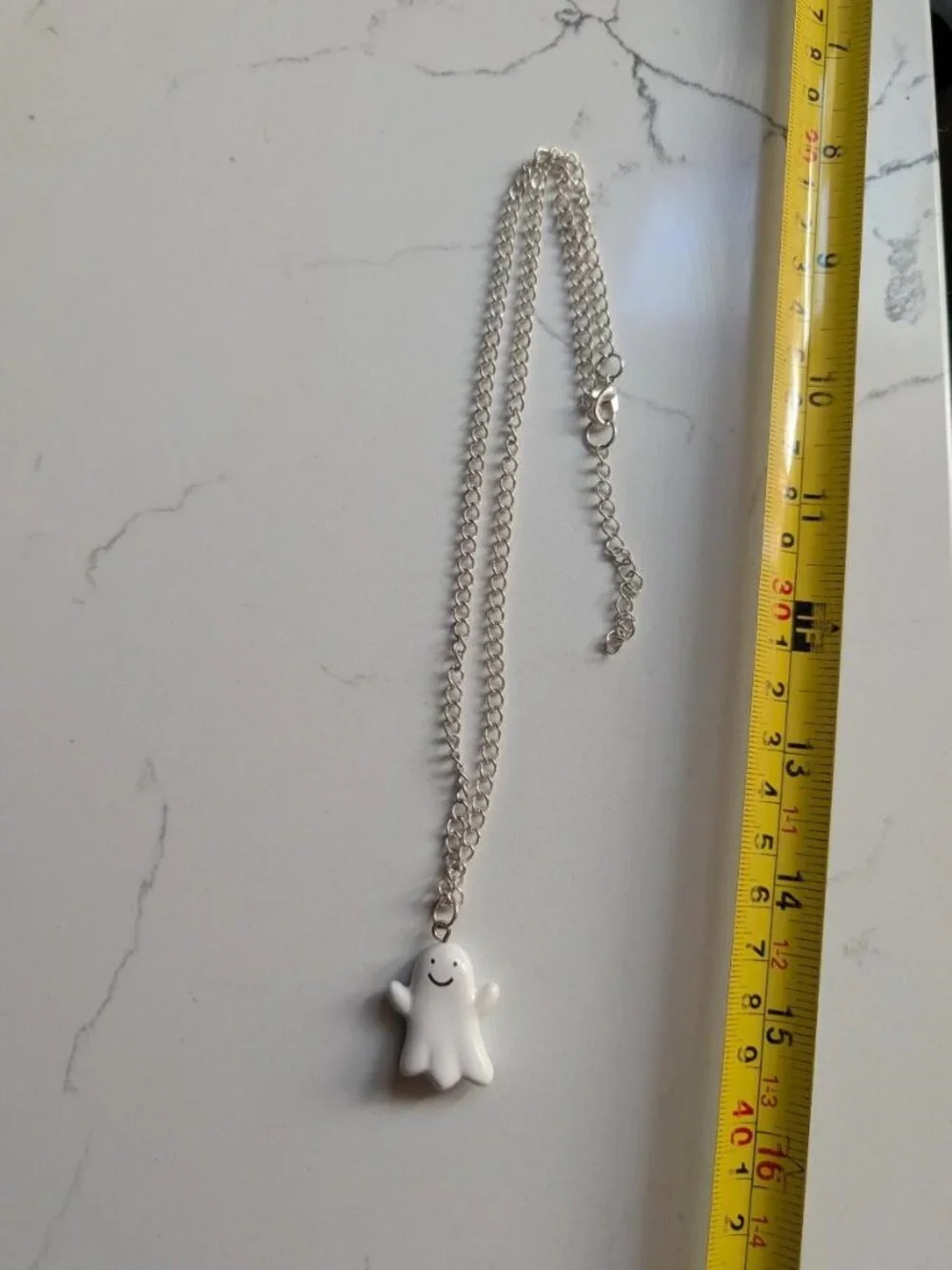 Cute Vintage Halloween Glossy White Resin Happy Smiling Ghost Pendant Necklace